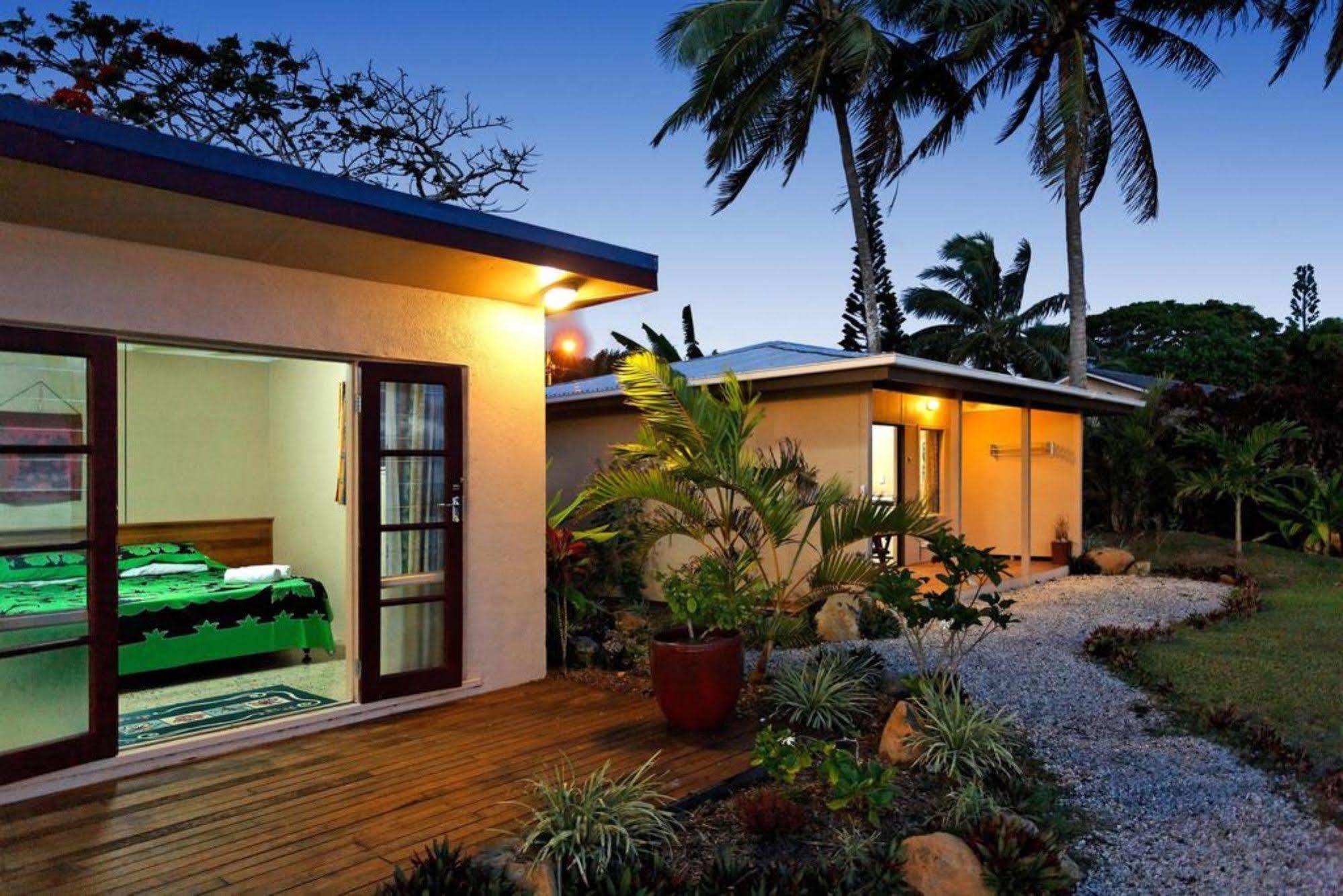 Raro Beach Bach Villa Rarotonga Exterior photo