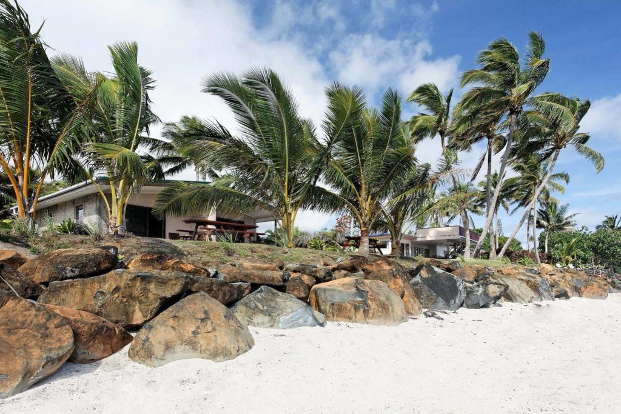 Raro Beach Bach Villa Rarotonga Exterior photo